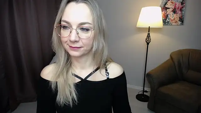 Snapshot of Ava_Elior chatting on November 9, 2025, 5:50 am Ava Elior online show from November 9, 2025, 5:50 am