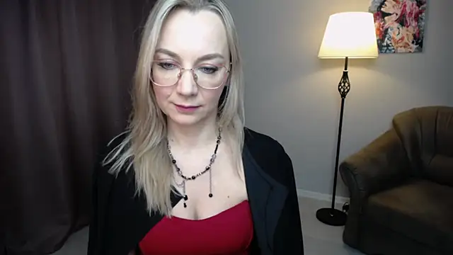 Ava Elior online show from December 4, 2025, 10:13 am