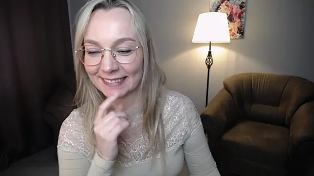 Ava Elior online show from April 25, 2026, 1:41 pm