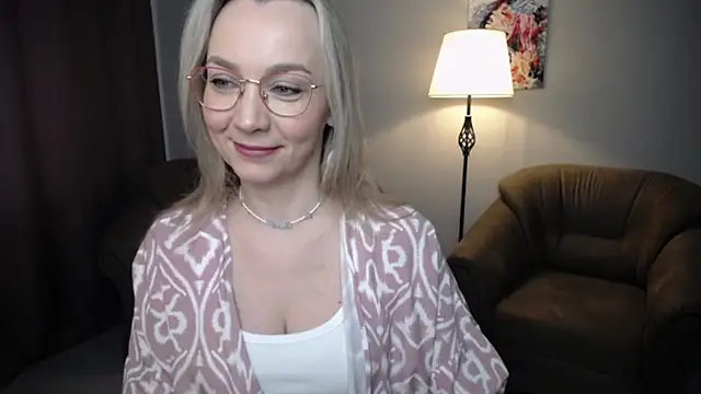 Ava Elior online show from April 26, 2026, 9:18 am