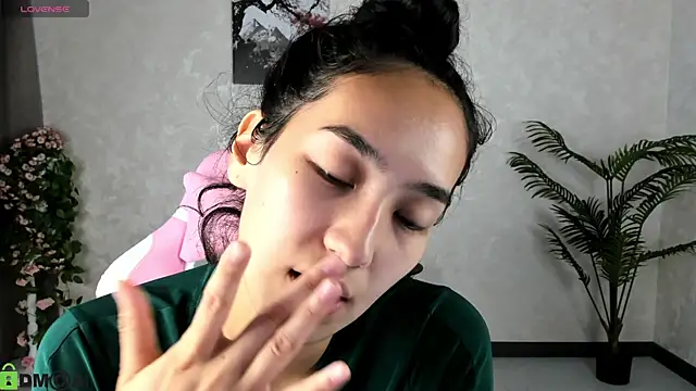 FlirtyAura online show from September 16, 2025, 3:51 am