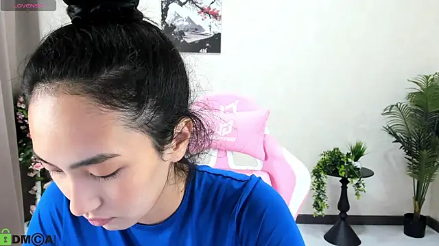 FlirtyAura online show from October 23, 2025, 2:44 am