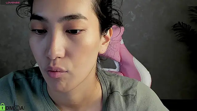 FlirtyAura online show from November 21, 2025, 3:16 am