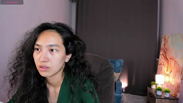 FlirtyAura online show from June 22, 2026, 3:36 am