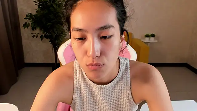 FlirtyAura online show from July 10, 2026, 3:55 am