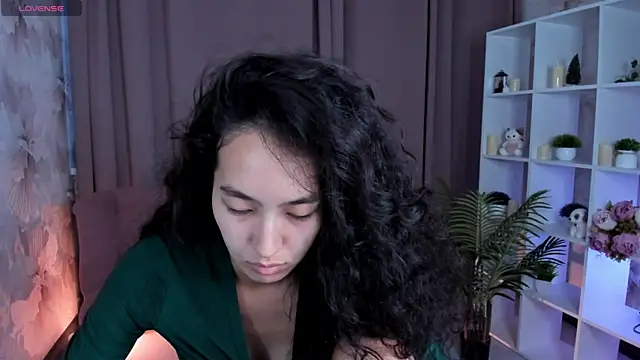 FlirtyAura online show from July 21, 2026, 3:42 am