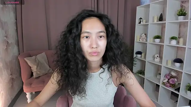 FlirtyAura online show from August 10, 2026, 2:26 am