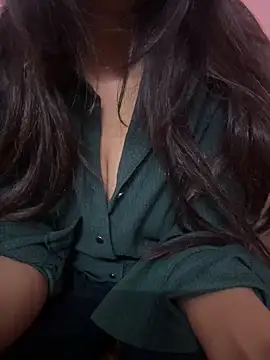 Snapshot of shubhimalik chatting on December 17, 2025, 5:30 pm shubhimalik online show from December 17, 2025, 5:30 pm