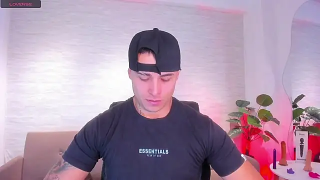 connorsmiith online show from April 25, 2026, 1:41 pm
