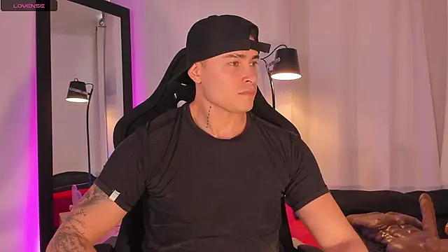 connorsmiith online show from June 19, 2026, 1:48 pm