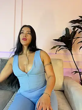 BellaFernandez   online show from August 3, 2026, 9:40 pm