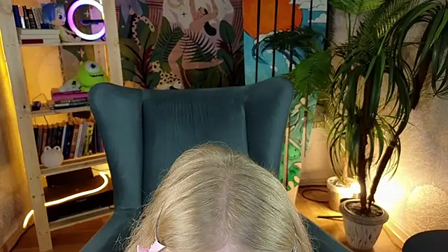 Snapshot of BarbieRichy chatting on September 18, 2025, 5:20 am BarbieRichy online show from September 18, 2025, 5:20 am