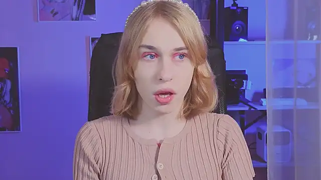 Snapshot of BarbieRichy chatting on October 10, 2025, 5:17 am BarbieRichy online show from October 10, 2025, 5:17 am