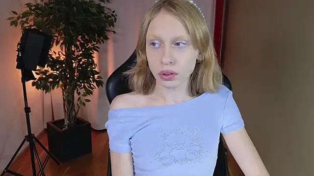 Snapshot of BarbieRichy chatting on October 16, 2025, 6:36 am BarbieRichy online show from October 16, 2025, 6:36 am