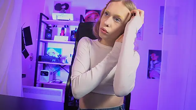 Snapshot of BarbieRichy chatting on October 18, 2025, 5:21 am BarbieRichy online show from October 18, 2025, 5:21 am