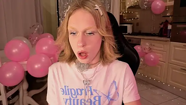 Snapshot of BarbieRichy chatting on October 24, 2025, 5:48 am BarbieRichy online show from October 24, 2025, 5:48 am