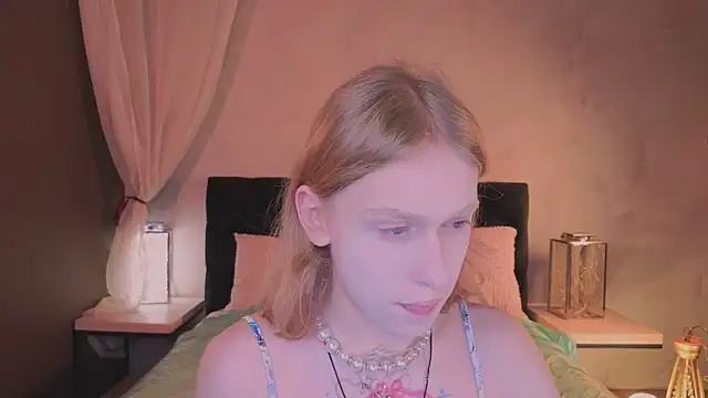 Snapshot of BarbieRichy chatting on November 13, 2025, 12:37 pm BarbieRichy online show from November 13, 2025, 12:37 pm