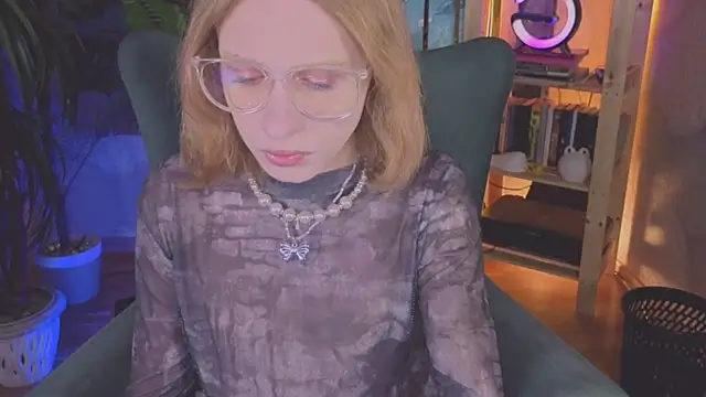 Snapshot of BarbieRichy chatting on November 14, 2025, 5:28 am BarbieRichy online show from November 14, 2025, 5:28 am