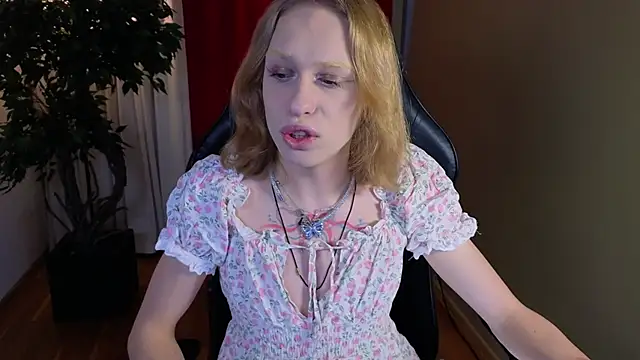 Snapshot of BarbieRichy chatting on November 21, 2025, 10:25 am BarbieRichy online show from November 21, 2025, 10:25 am