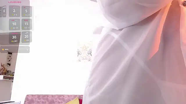 Susanahendrix online show from December 14, 2025, 3:17 pm