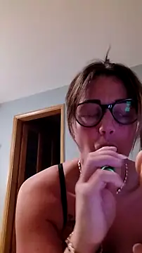 Snapshot of Sophrob96x chatting on March 31, 2026, 9:15 pm Sophrob96x online show from March 31, 2026, 9:15 pm