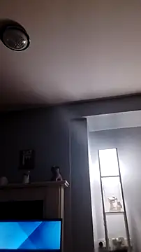 Snapshot of Sophrob96x chatting on April 5, 2026, 7:33 pm Sophrob96x online show from April 5, 2026, 7:33 pm