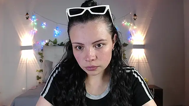 Snapshot of Megan_05_ chatting on May 5, 2026, 7:11 pm Megan 05 online show from May 5, 2026, 7:11 pm