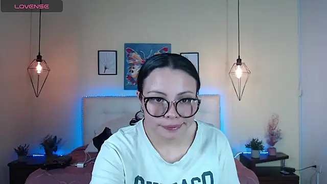 Snapshot of Megan_05_ chatting on June 9, 2026, 7:03 pm Megan 05 online show from June 9, 2026, 7:03 pm