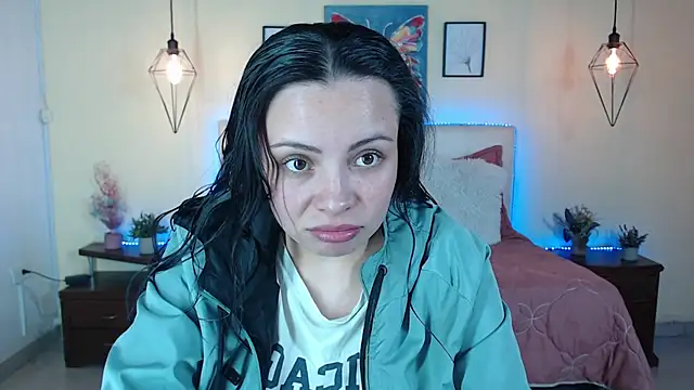 Snapshot of Megan_05_ chatting on June 24, 2026, 7:35 pm Megan 05 online show from June 24, 2026, 7:35 pm