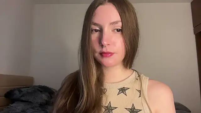 velvet  moon online show from May 4, 2026, 9:44 pm