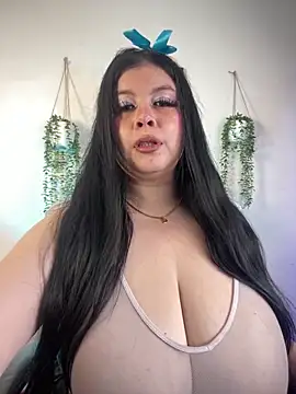 Snapshot of Angie_lynn chatting on October 4, 2025, 5:33 pm Angie lynn online show from October 4, 2025, 5:33 pm