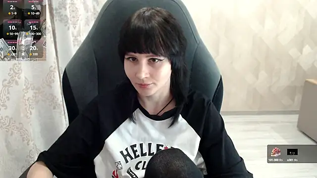 Snapshot of MistyDark chatting on October 10, 2025, 10:25 am MistyDark online show from October 10, 2025, 10:25 am