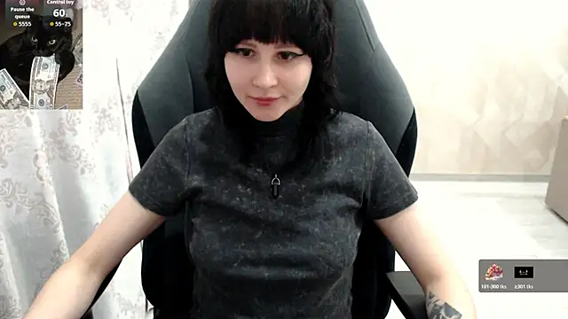 Snapshot of MistyDark chatting on October 17, 2025, 11:46 am MistyDark online show from October 17, 2025, 11:46 am