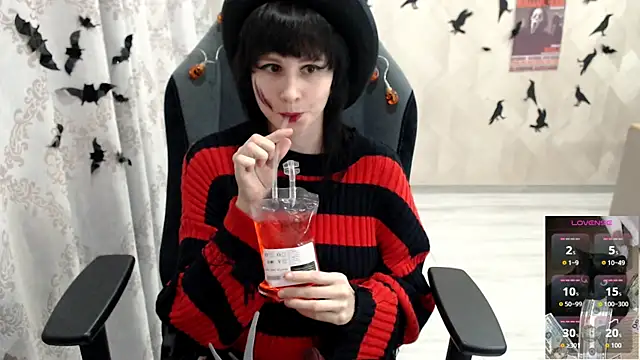 Snapshot of MistyDark chatting on October 27, 2025, 10:19 am MistyDark online show from October 27, 2025, 10:19 am