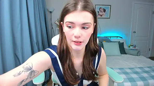 Zoe Vee online show from September 26, 2025, 3:10 am