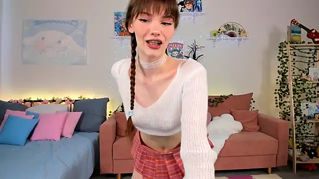 Zoe Vee online show from June 19, 2026, 3:33 am