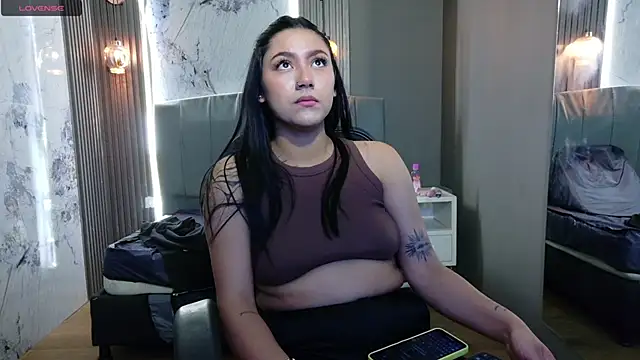 Megara 25 online show from September 24, 2025, 1:25 pm