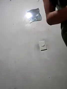 Megara 25 online show from December 1, 2025, 11:37 am