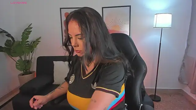 angelica cross  online show from July 7, 2026, 7:51 pm