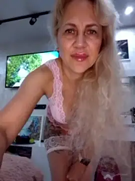 KissMiSveet online show from April 26, 2026, 3:21 pm