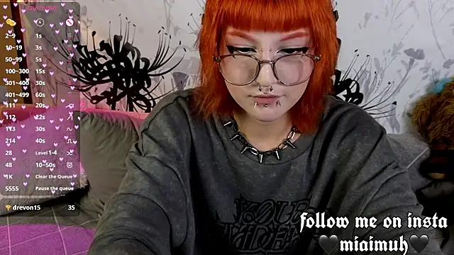 mia  yui online show from October 2, 2025, 11:01 pm