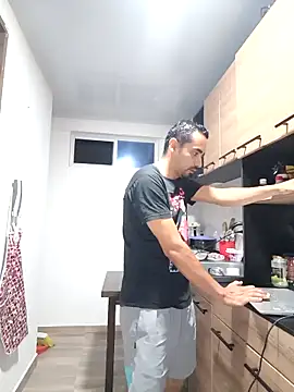 stivenlujan69 online show from October 28, 2025, 1:53 am