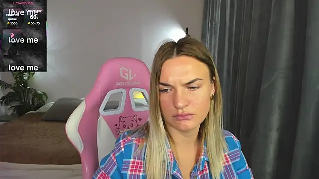 Snapshot of Marie_Ellie chatting on November 5, 2025, 1:38 am Marie Ellie online show from November 5, 2025, 1:38 am