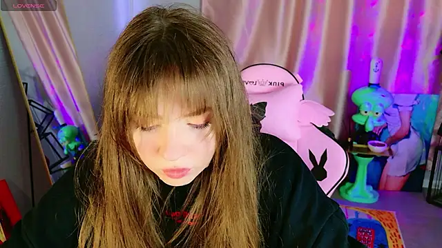 Moon  Bunny online show from May 3, 2026, 1:28 pm