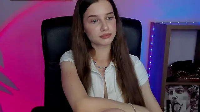 LuxMaya online show from October 1, 2025, 7:14 am