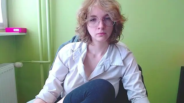 Snapshot of juicyPenny chatting on May 24, 2026, 6:29 am juicyPenny online show from May 24, 2026, 6:29 am