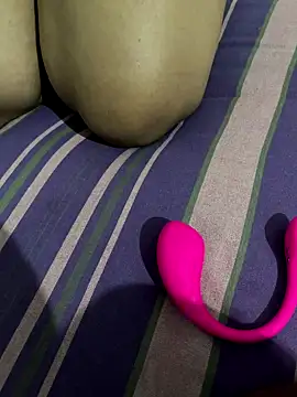 Snapshot of Slllll_Couple00 chatting on September 23, 2025, 7:28 pm Slllll Couple00 online show from September 23, 2025, 7:28 pm