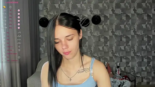 Kseni a online show from October 28, 2025, 8:51 am