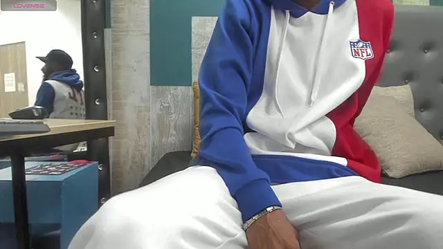 Snapshot of Damian_Shakur chatting on October 26, 2025, 1:17 pm Damian Shakur online show from October 26, 2025, 1:17 pm