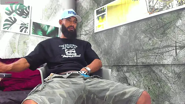 Snapshot of Damian_Shakur chatting on June 15, 2026, 1:57 pm Damian Shakur online show from June 15, 2026, 1:57 pm